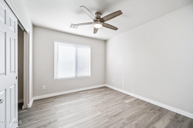 Building Photo - 2051 W Kristina Ave