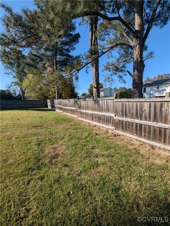 476 N Juniper Ave 476 N Juniper Ave Highland Springs VA 23075