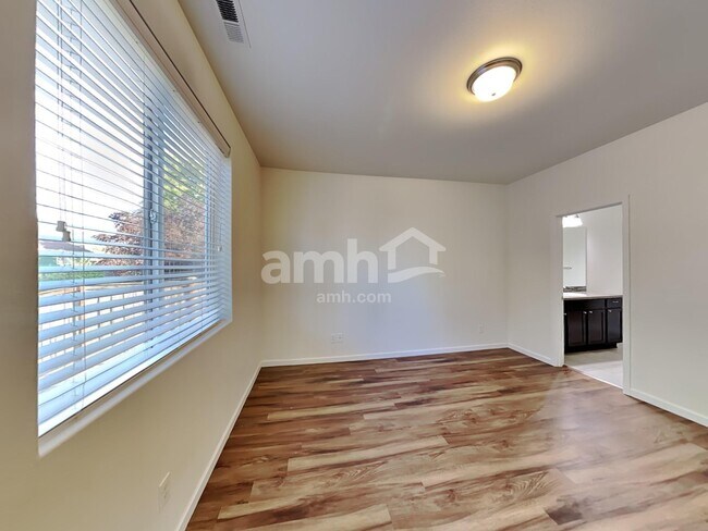 Building Photo - 477 McKinley St