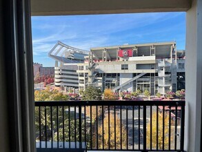 Building Photo - 1 bdrm at The Spur