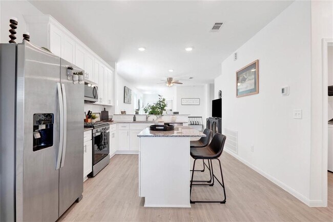 Building Photo - 23823 Escardilla Dr