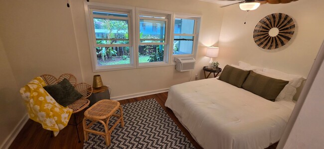Building Photo - 2 bedroom 2 bath with Study den in Kailua!