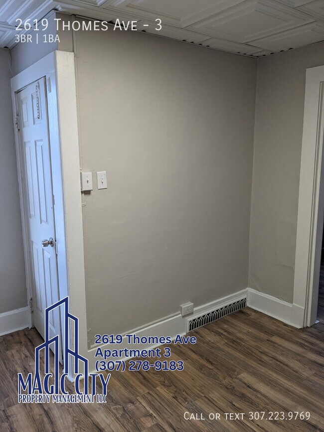Building Photo - 2619 Thomes Ave