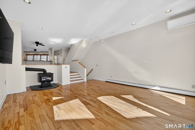 Building Photo - 49 Steamboat Wharf