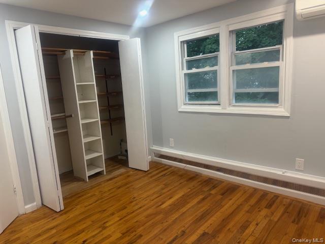 Building Photo - 302 Oakford St