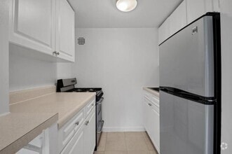 Building Photo - 3 bedroom in New York NY 10010