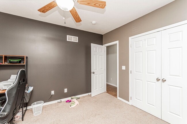 Building Photo - Spacious single family home