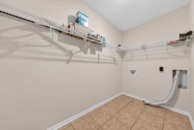 Building Photo - 112 Kildrummy Ct