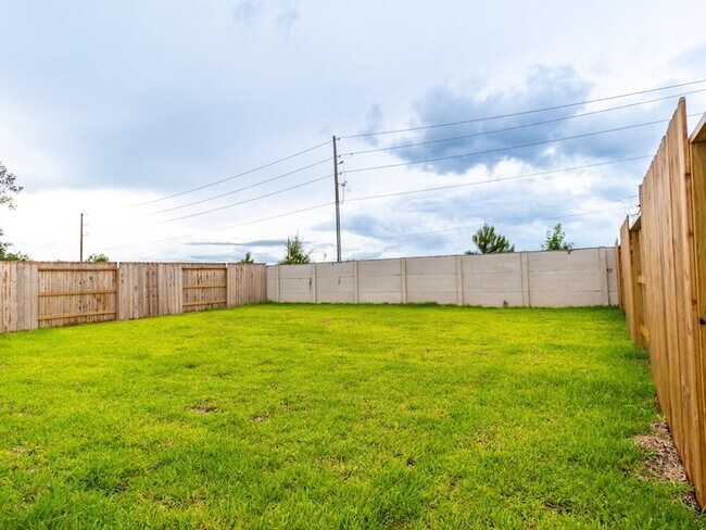 Building Photo - 31406 Pratola Serra Cir