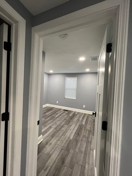 Bedroom - 1157 S Prairie St