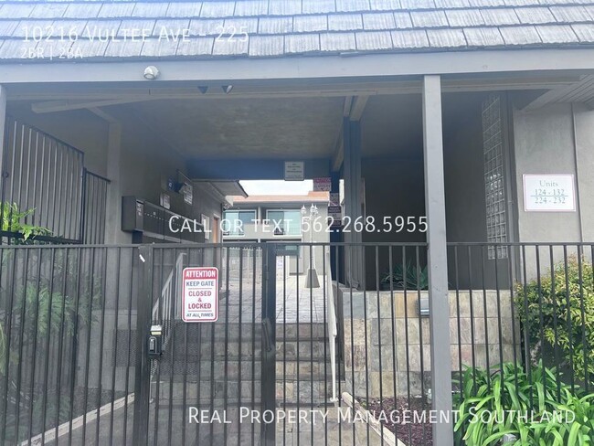 Building Photo - 2 Bedroom/ 2 Bath Spacious Apartment in Do...