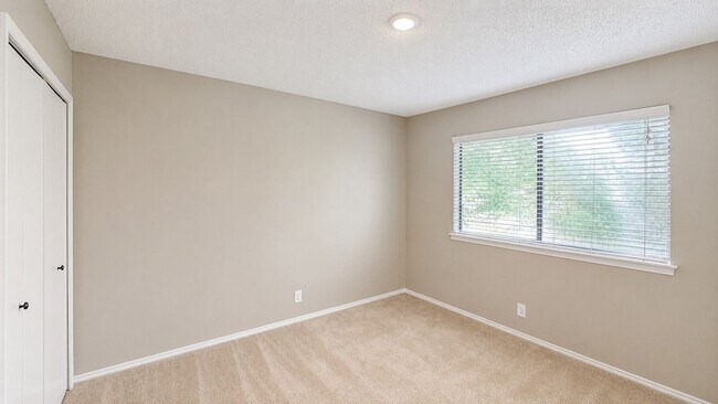 Building Photo - Northwest San Antonio Rental - 3/2 - Near SeaWorld, Alamo Ranch & Lackland AFB