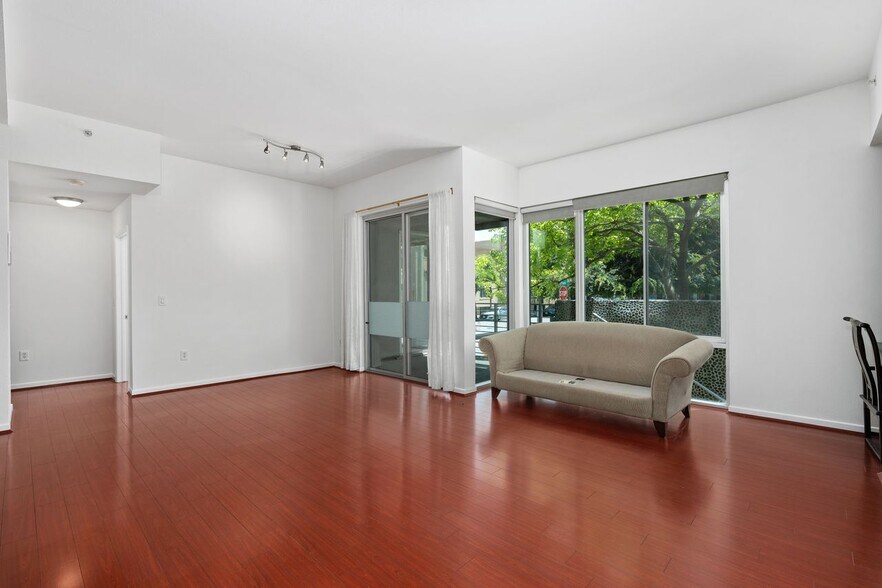 Building Photo - 111 S De Lacey Ave