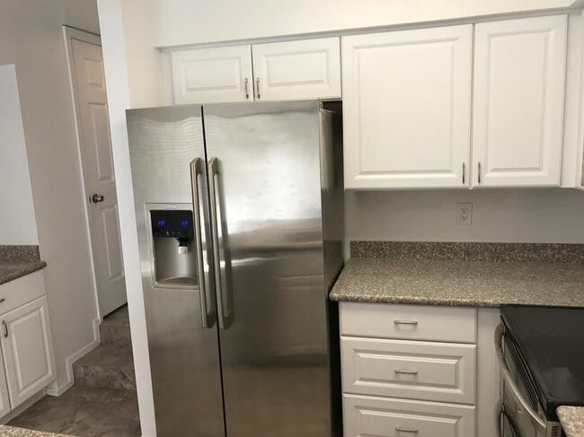 Building Photo - 2 bed 2.5 bath in Tempe