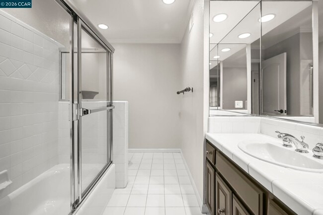 Building Photo - 161 La Serena Ave