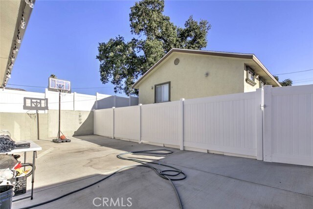 Building Photo - 10531 Greenburn Ave