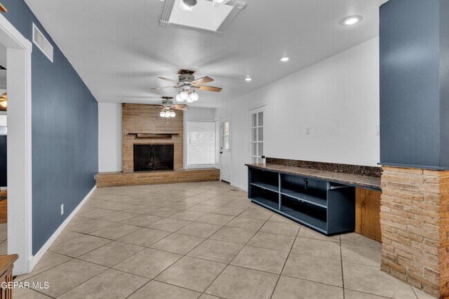 Building Photo - 4200 Wallington Dr