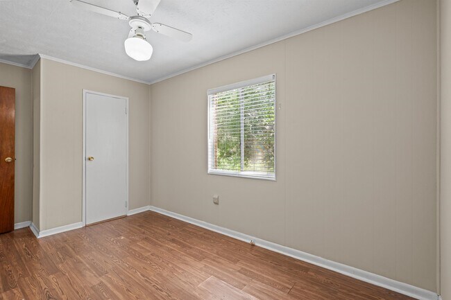 Building Photo - 253 Cowry Rd