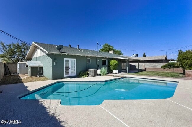 Building Photo - 40 E Fairmont Dr