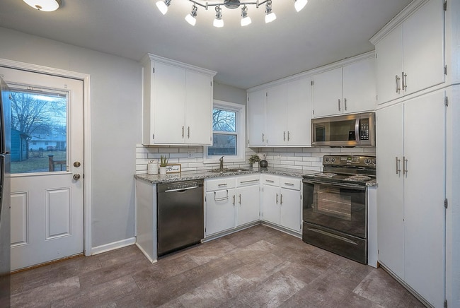 Building Photo - Cute Two Bedroom Home in Olathe