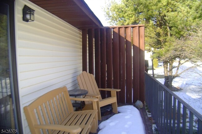 Building Photo - 2 Great Gorge Terrace