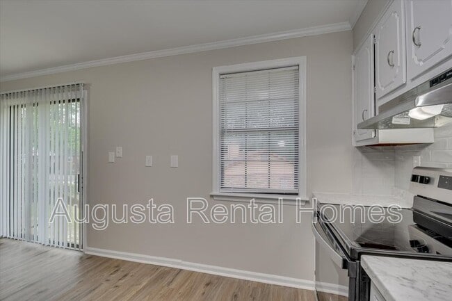 Building Photo - 2314 Rutherford Ave