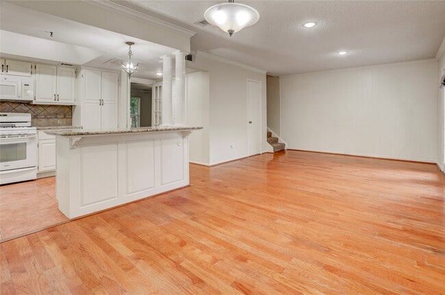 Building Photo - 2253 Triway Ln