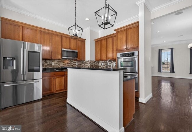 Building Photo - 593 Cedar Spring St