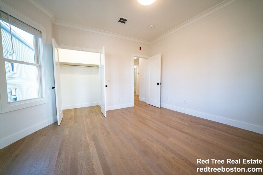 Building Photo - 37 Calumet St