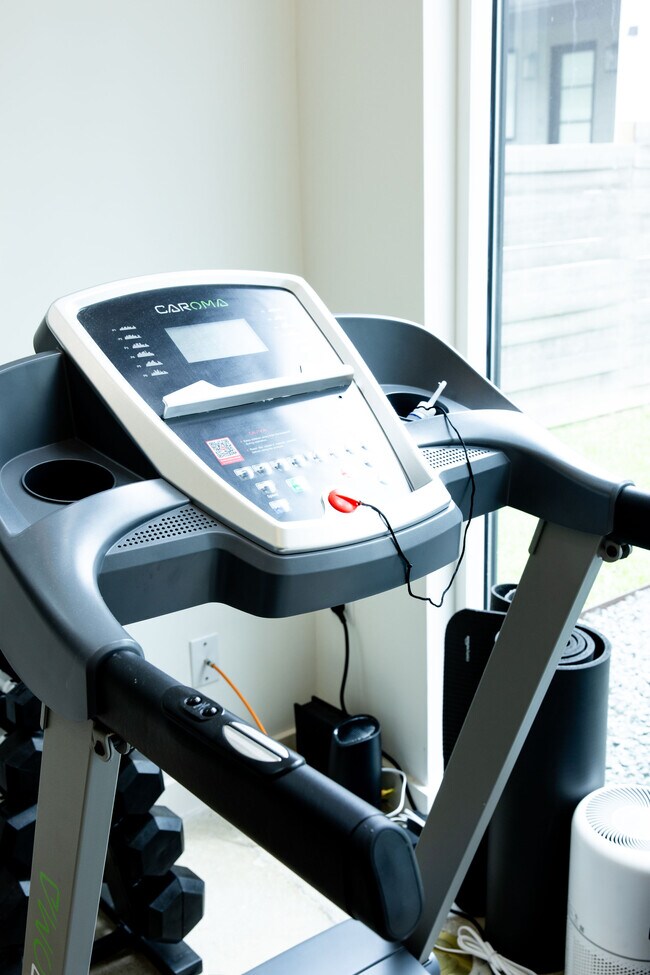 Building Photo - 507 S Park Dr