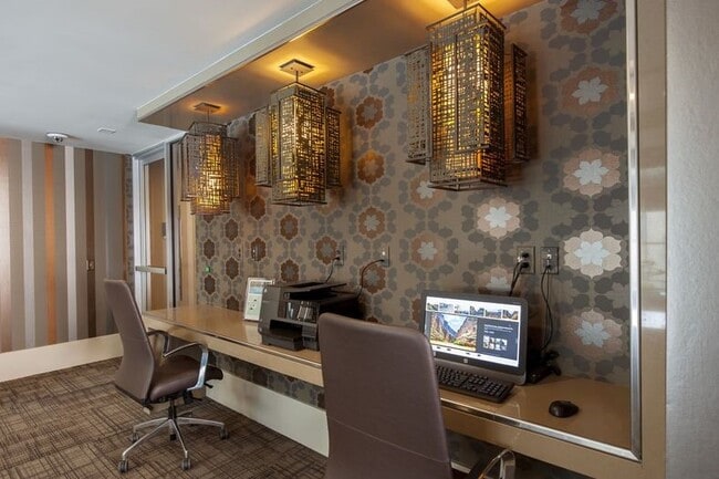 Building Photo - 2111 Westheimer Rd