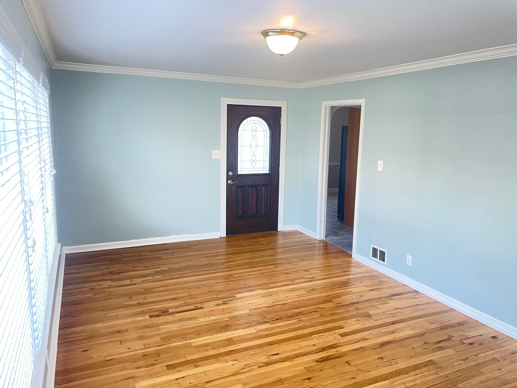 Building Photo - 873 N 600 W