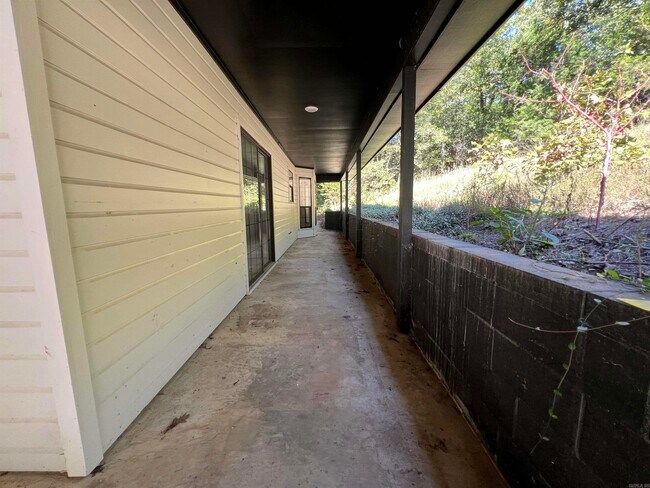 Building Photo - 31 Linda Ln