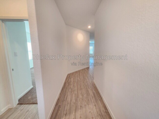 Building Photo - 13907 Sickle Rdg
