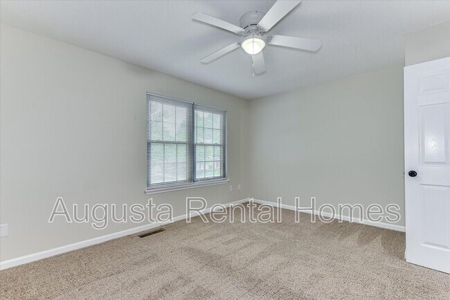 Building Photo - 208 W Buena Vista Ave