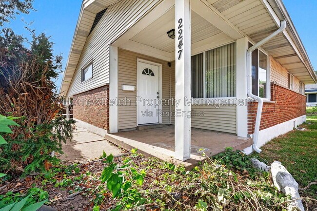 Building Photo - 2247 Hollis Dr