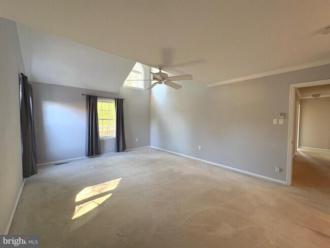Building Photo - 902 Kirby Dr
