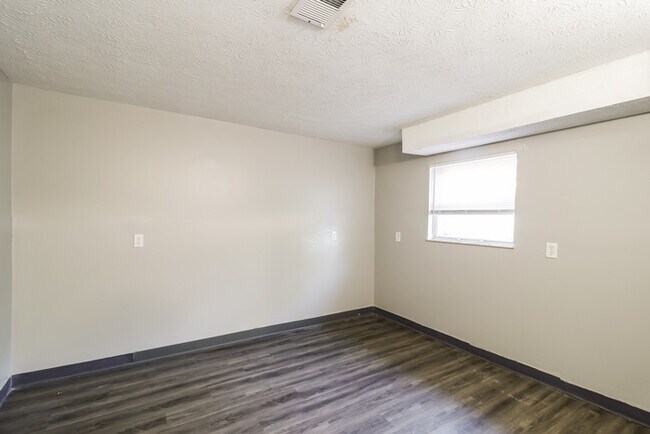 Building Photo - Spacious 4-bedroom Home in Fairfield, OH