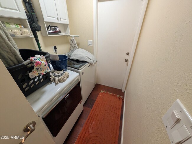 Building Photo - 4909 E Presidio Rd