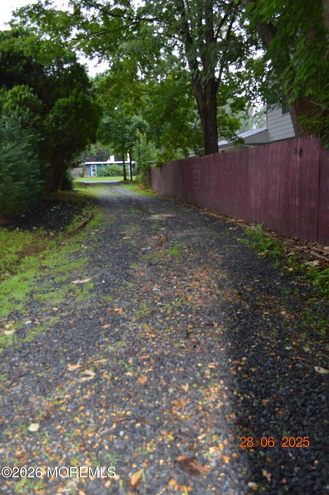 Building Photo - 14 Homestead Ln