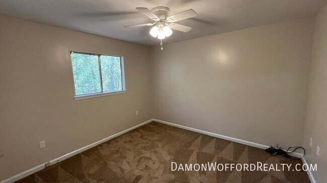 Building Photo - 242 Old Town Crossing