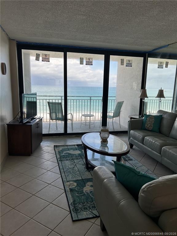 Building Photo - 10102 S Ocean Dr