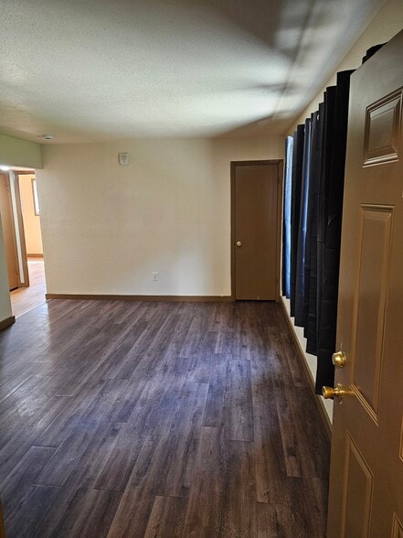 Building Photo - 7825 W Hampton Ave