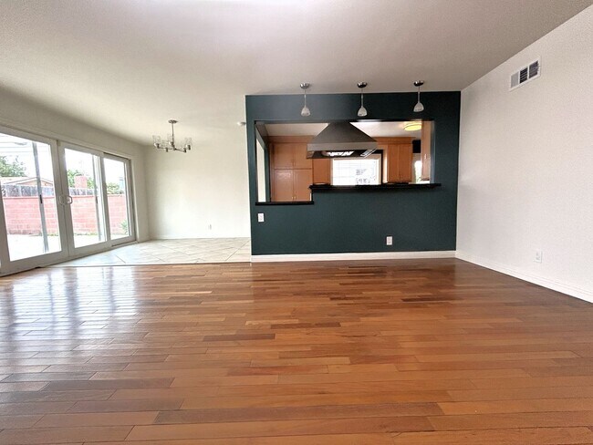 Building Photo - SAN MARINO DR  BUENA PARK, 90620  (4 BED / 2 BATH)