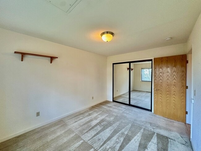 Building Photo - 15593 Carrie Dr