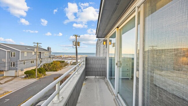 Building Photo - 224 Boardwalk-SI ID1309012P