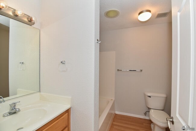 Building Photo - 9157 E 31st Ln