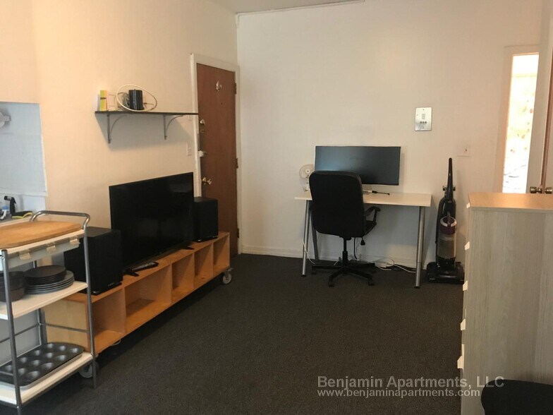 Building Photo - 28 S Huntington Ave