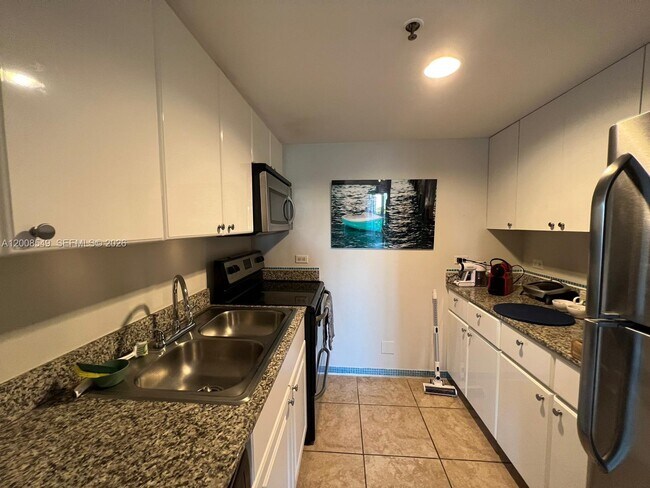 Building Photo - 227 Michigan Ave