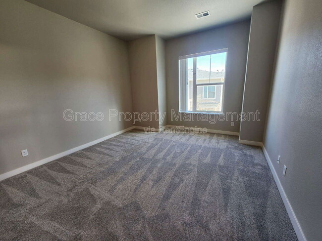 Building Photo - 350 High Point Dr